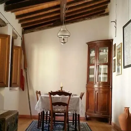 Casa Camboni-dimora Storica לינה וארוחת בוקר