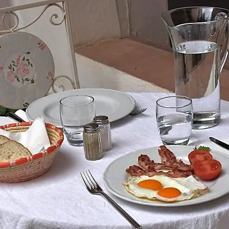 Casa Camboni-Dimora Storica Bed & Breakfast