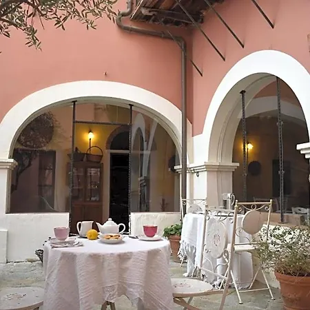 Casa Camboni-Dimora Storica Bed & Breakfast