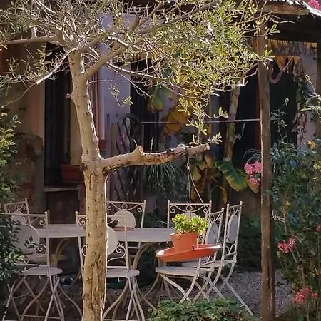 Casa Camboni-Dimora Storica Bed & Breakfast 4* Сан-Вито